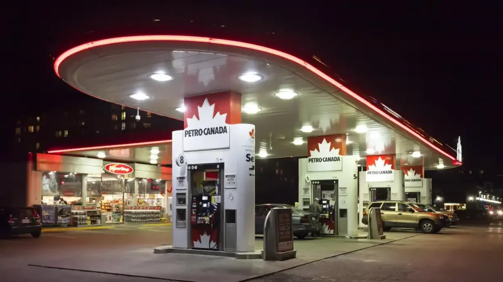 راه‌ اندازی پمپ بنزین در کانادا
